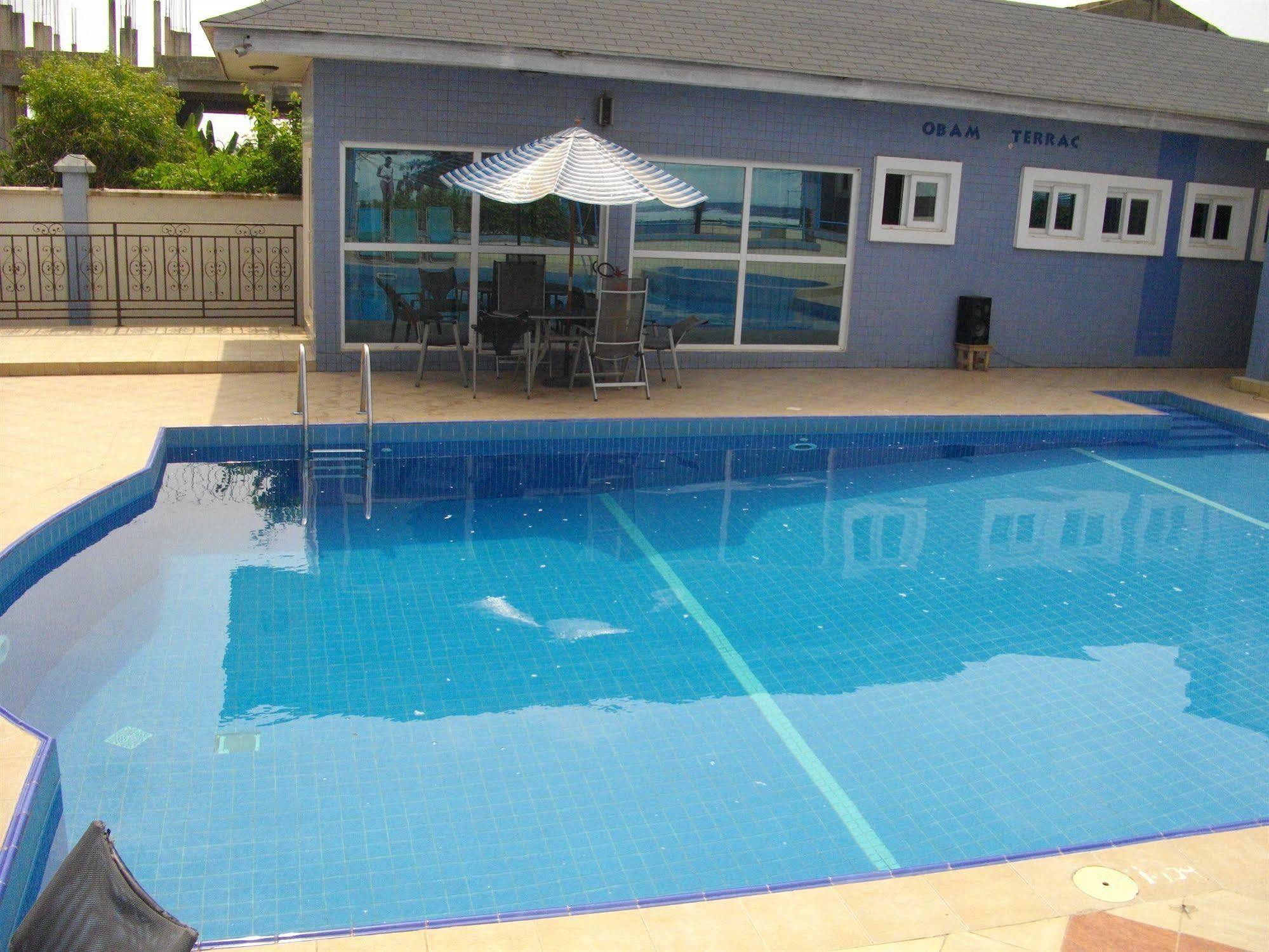 De Holiday Beach Hotel Kokrobite Экстерьер фото